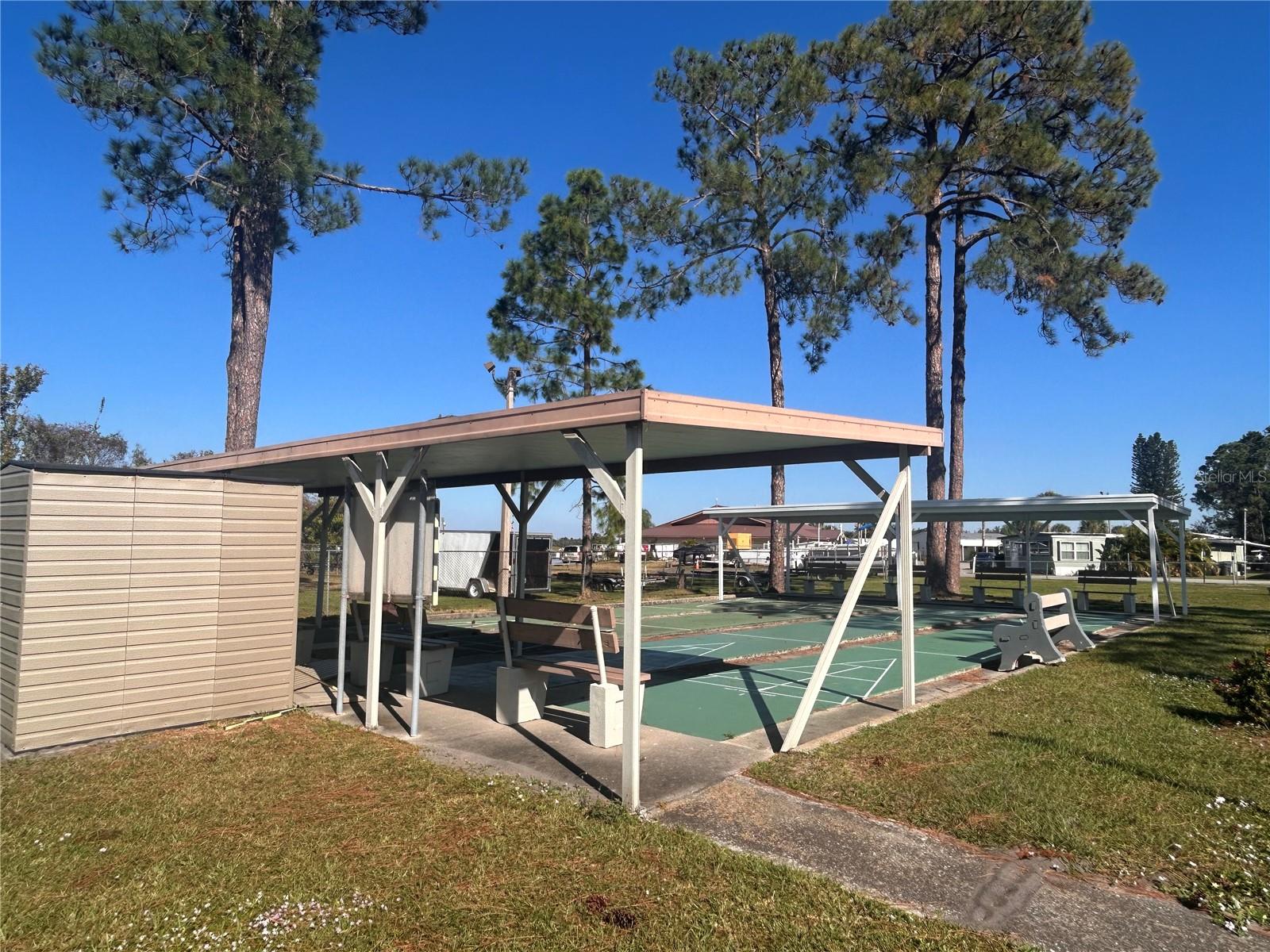 P4937108 Property Photo