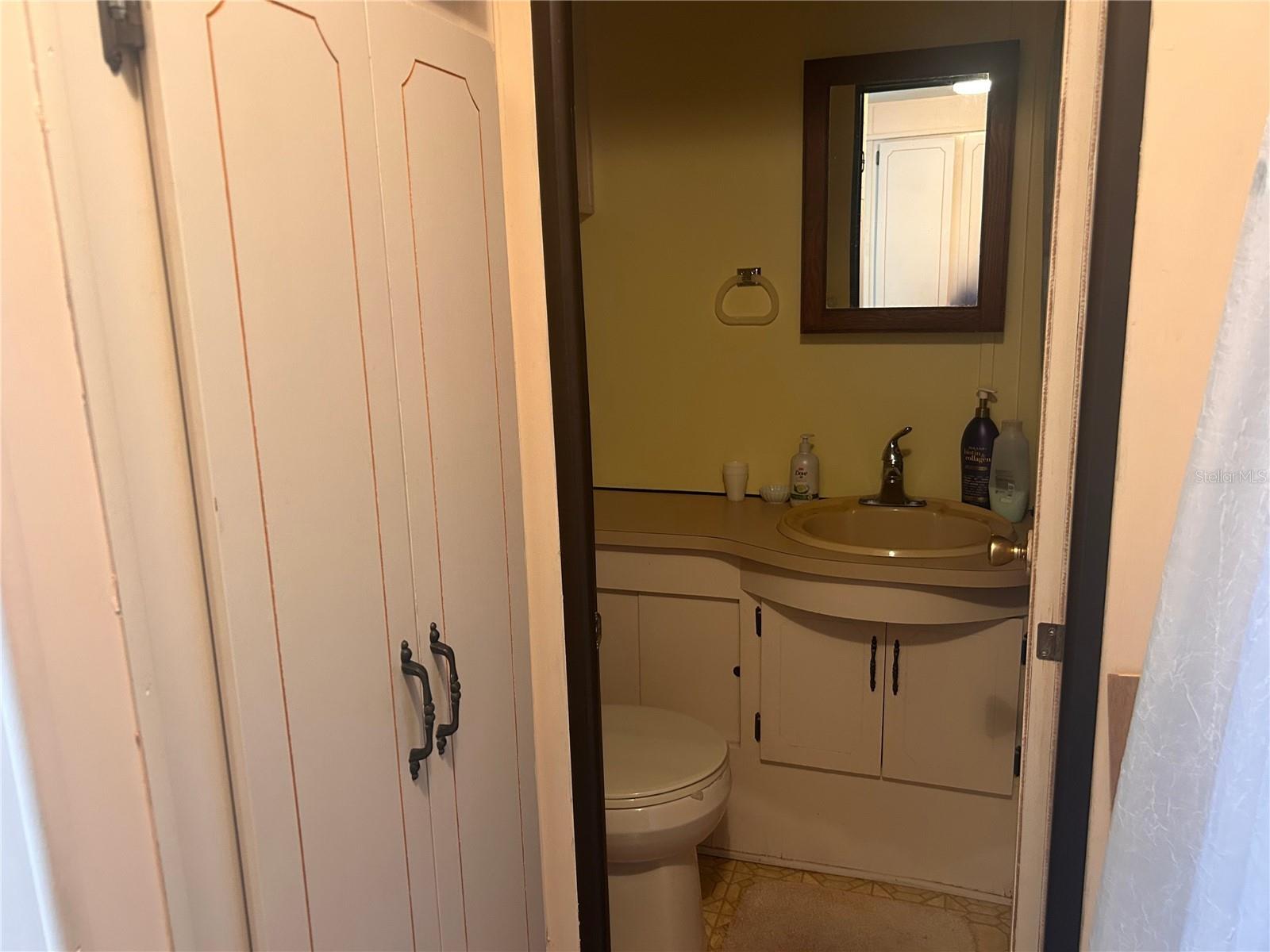 P4937108 Property Photo