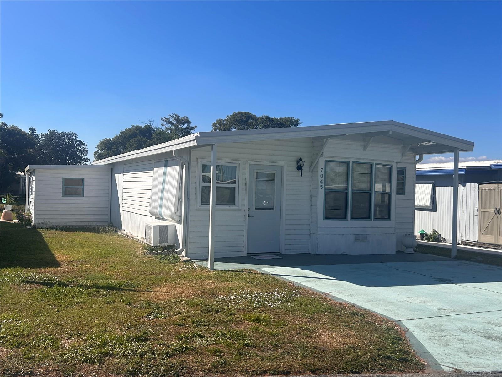 P4937108 Property Photo