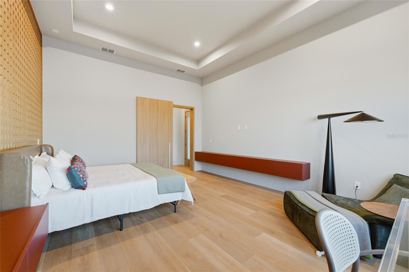 O6362592 Property Photo