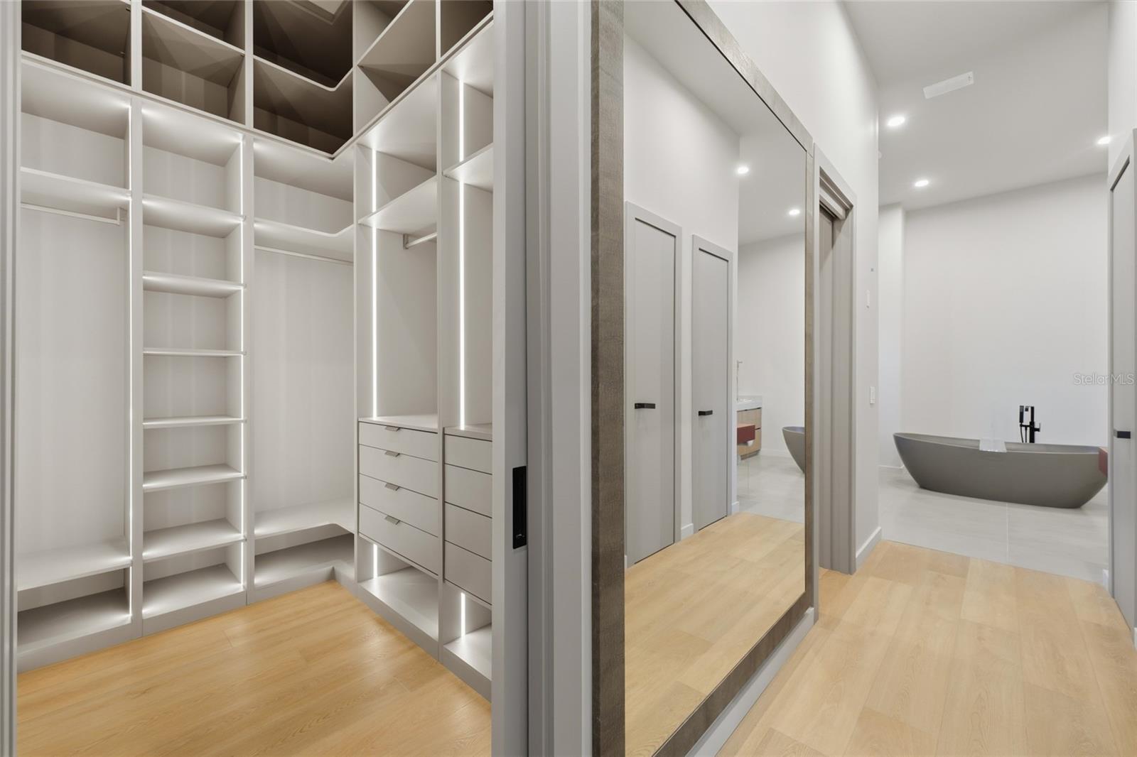 O6362592 Property Photo