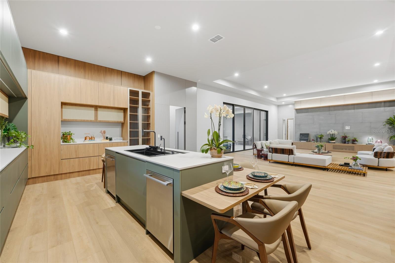 O6362592 Property Photo