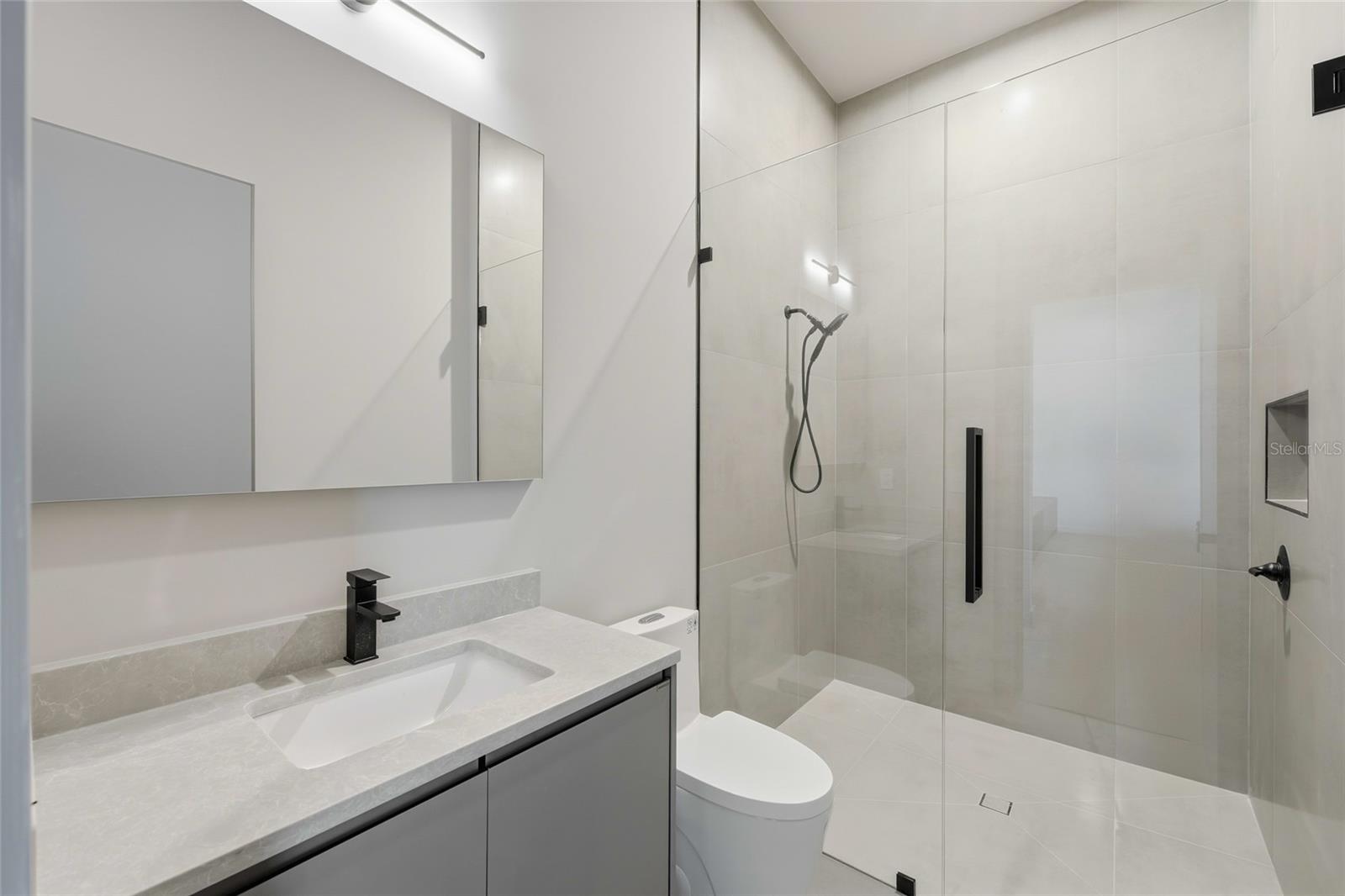 O6362592 Property Photo