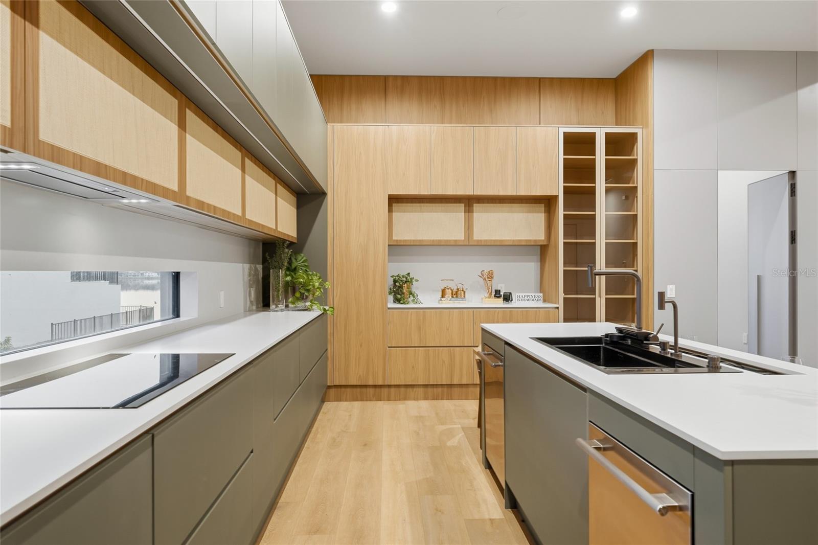 O6362592 Property Photo