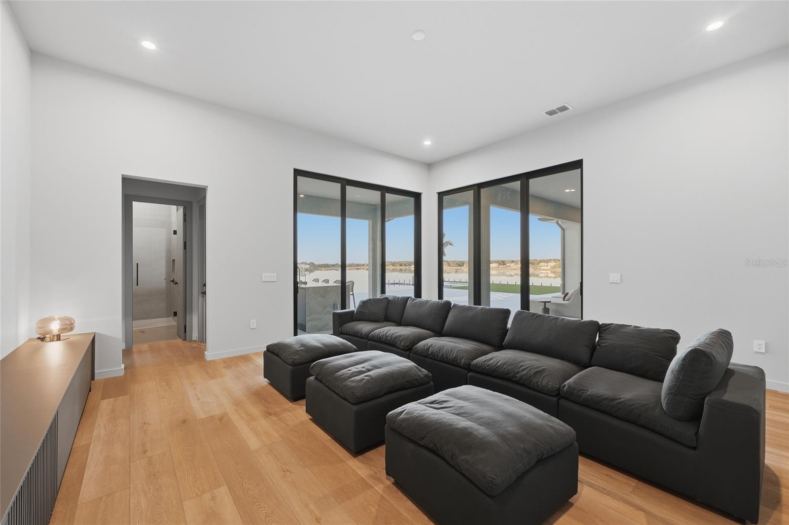 O6362592 Property Photo