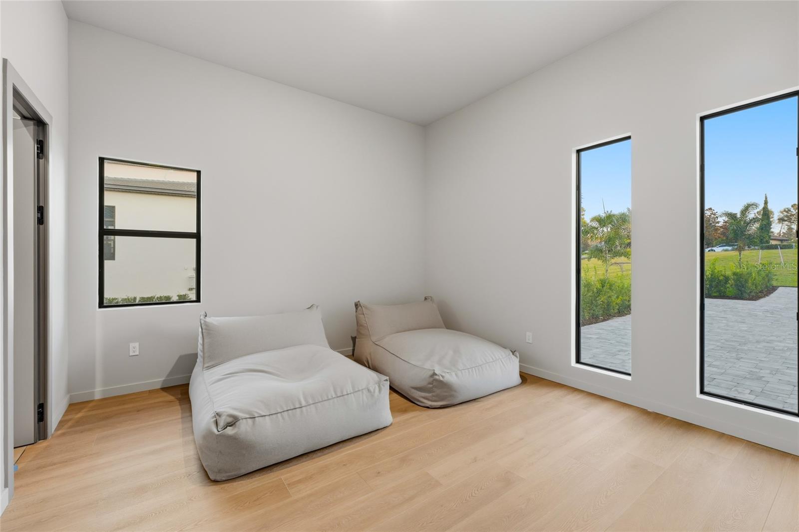 O6362592 Property Photo