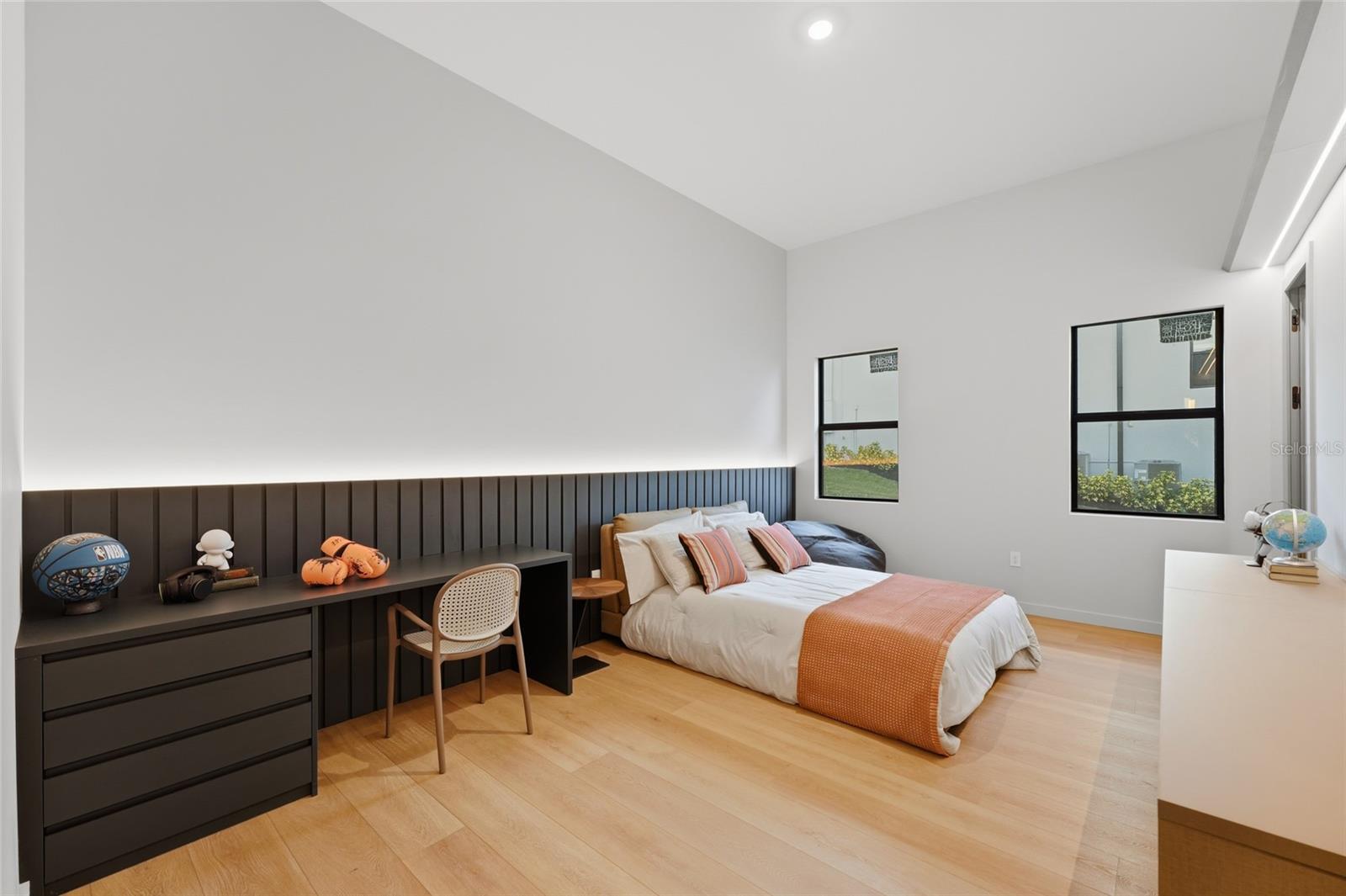 O6362592 Property Photo