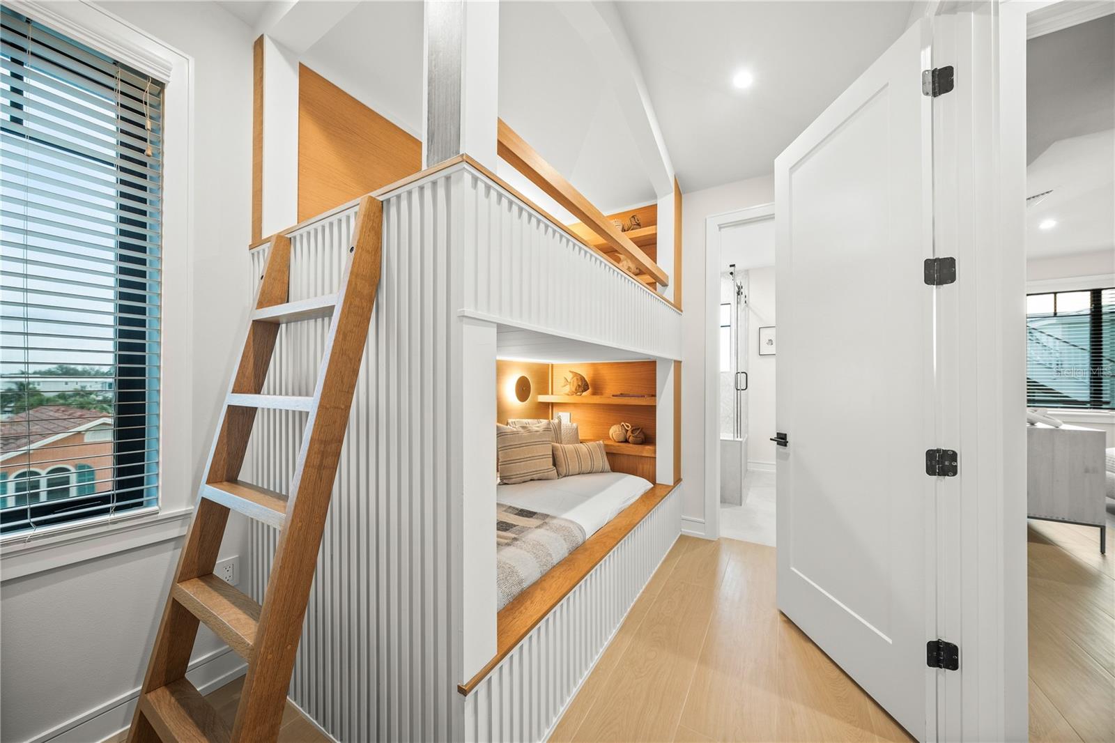 A4672994 Property Photo