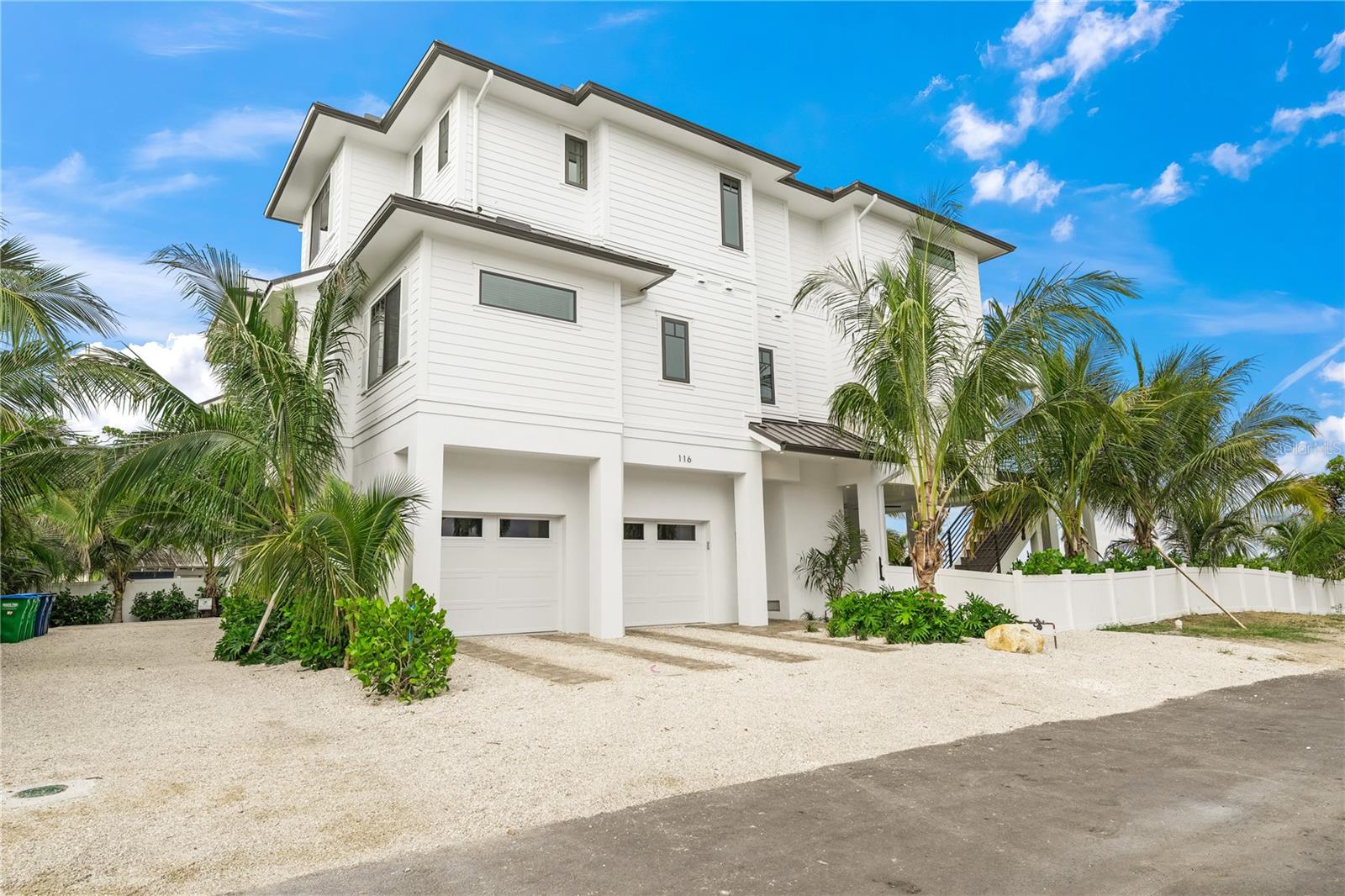 A4672994 Property Photo