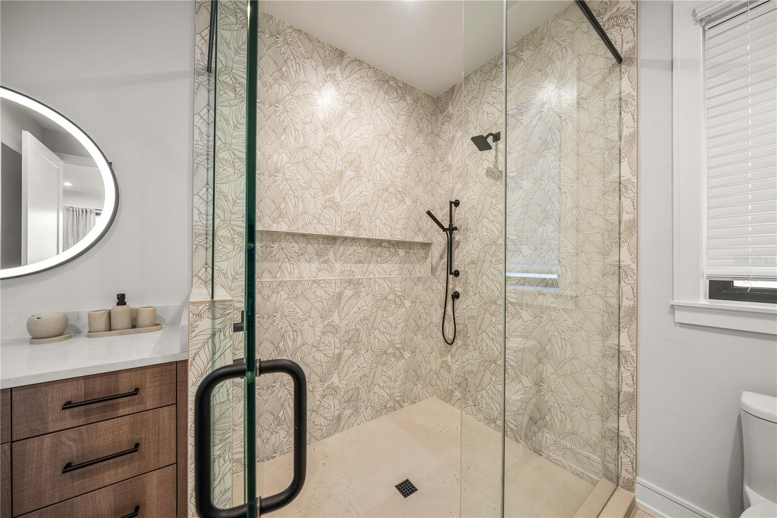 A4672994 Property Photo