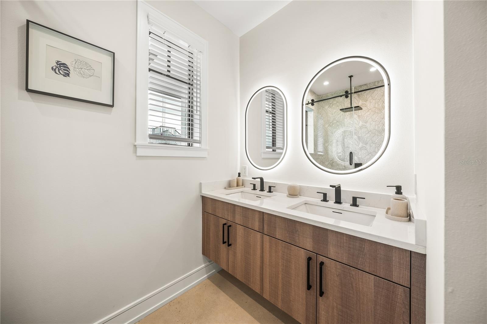 A4672994 Property Photo