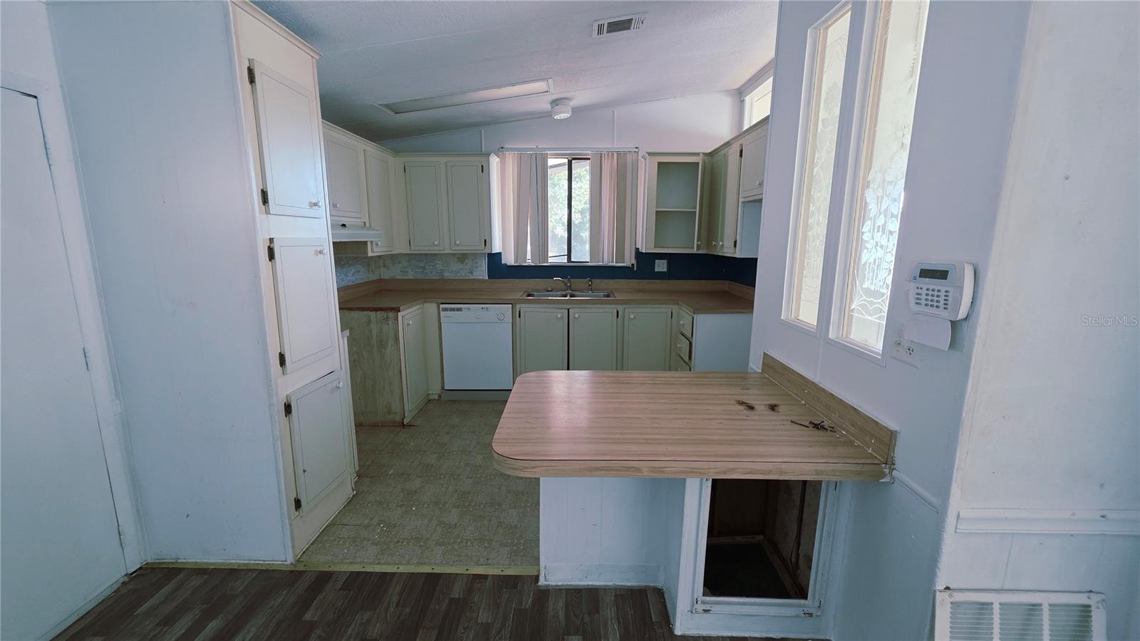 L4957492 Property Photo