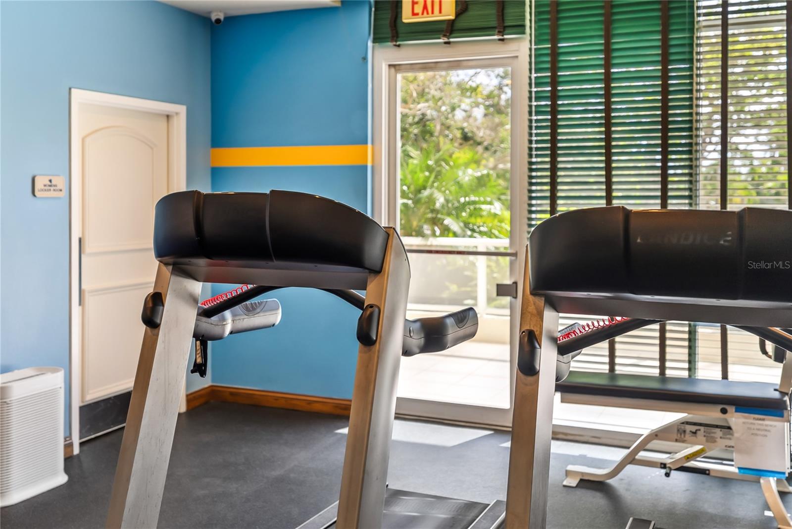 A4673028 Property Photo