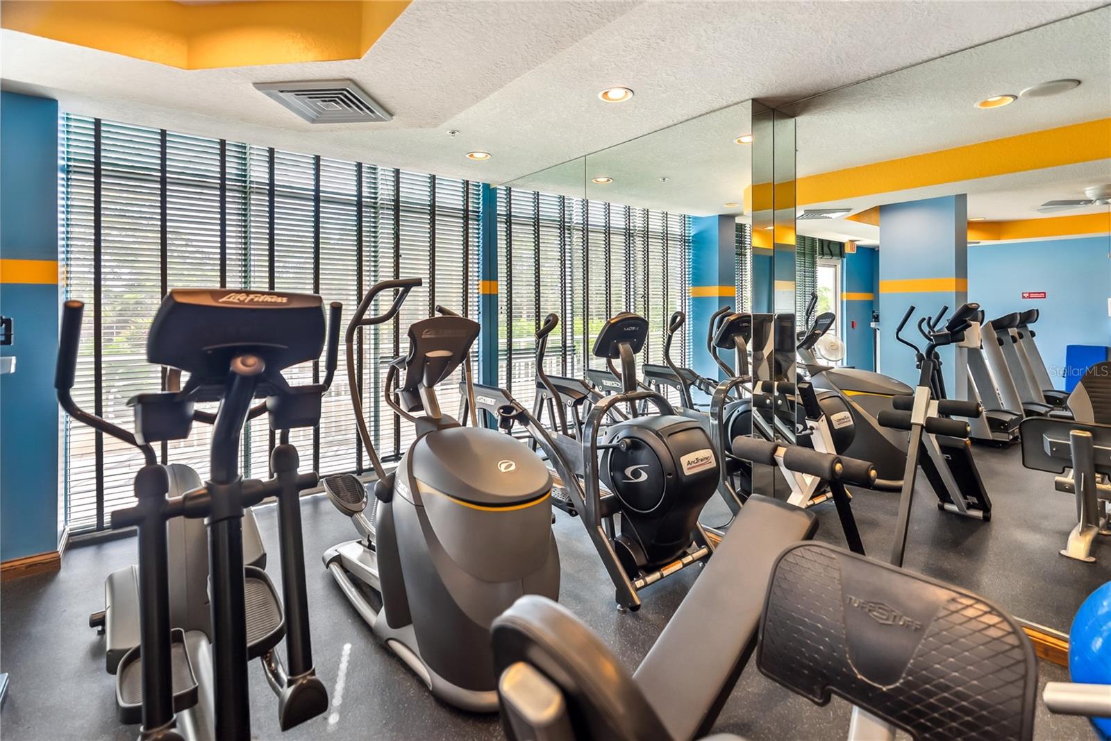 A4673028 Property Photo