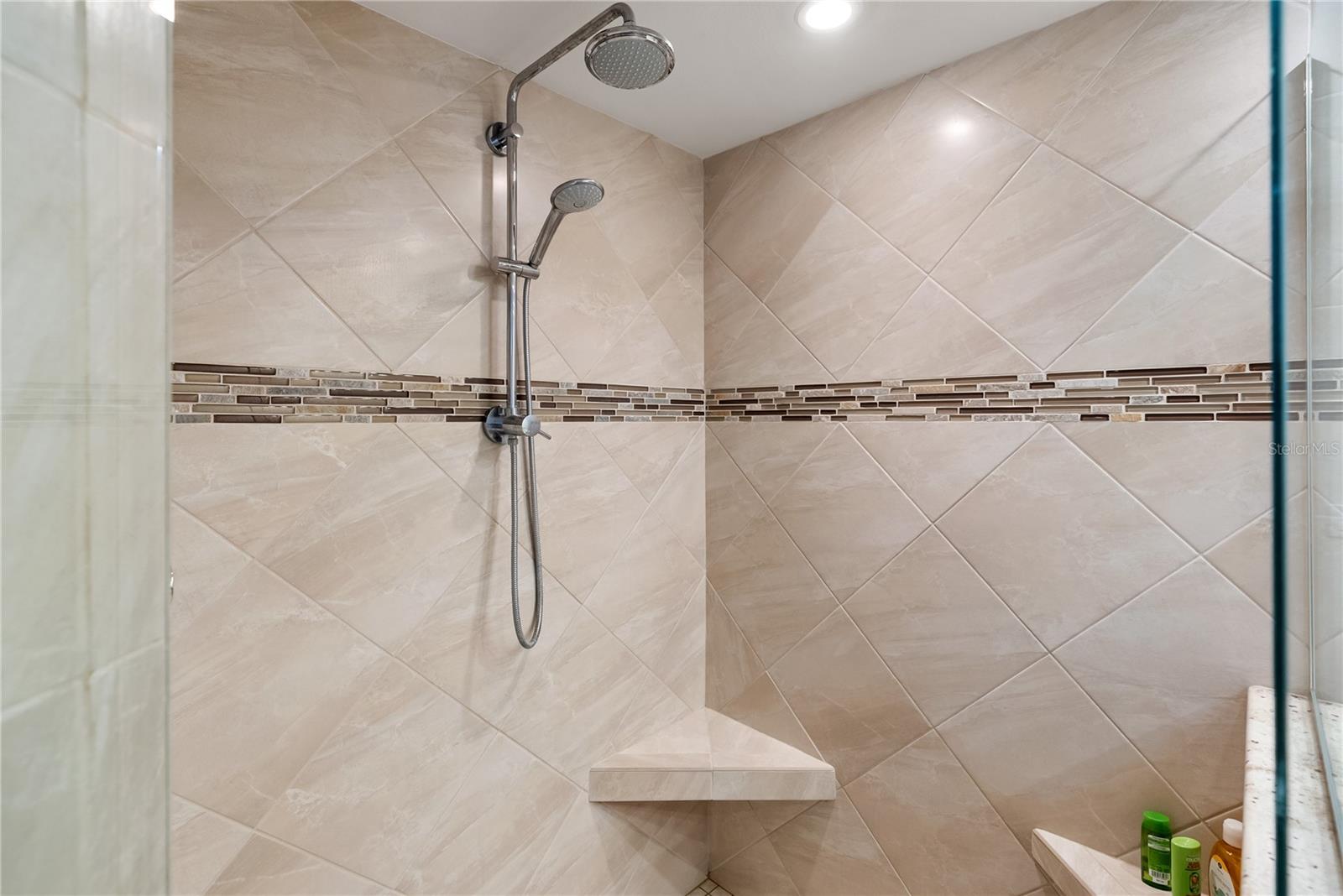 A4673028 Property Photo