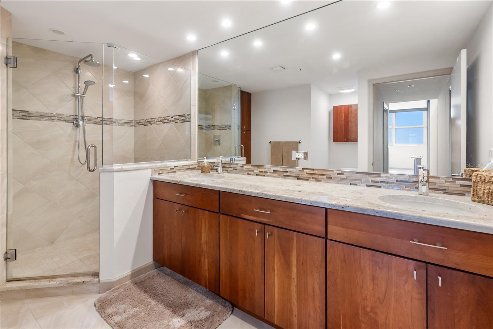 A4673028 Property Photo