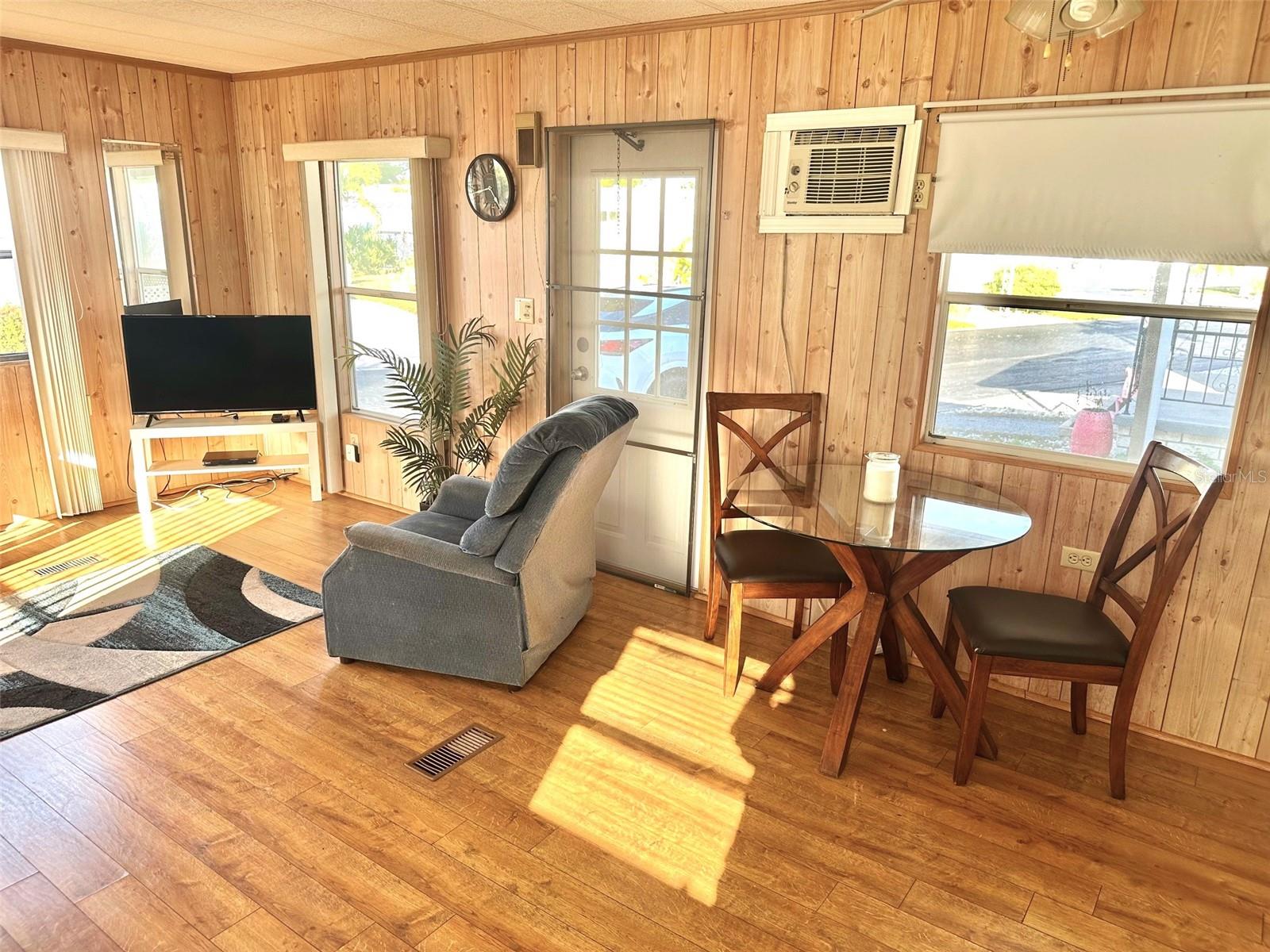 TB8450693 Property Photo