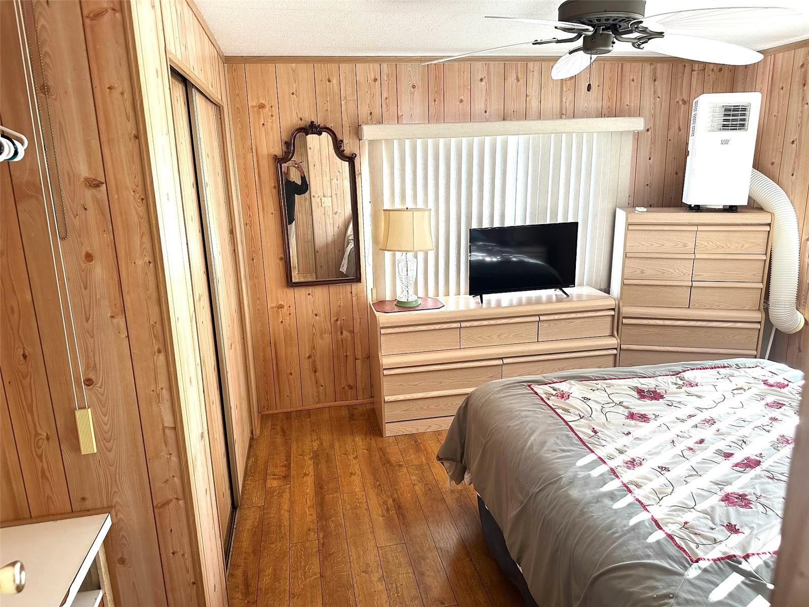 TB8450693 Property Photo