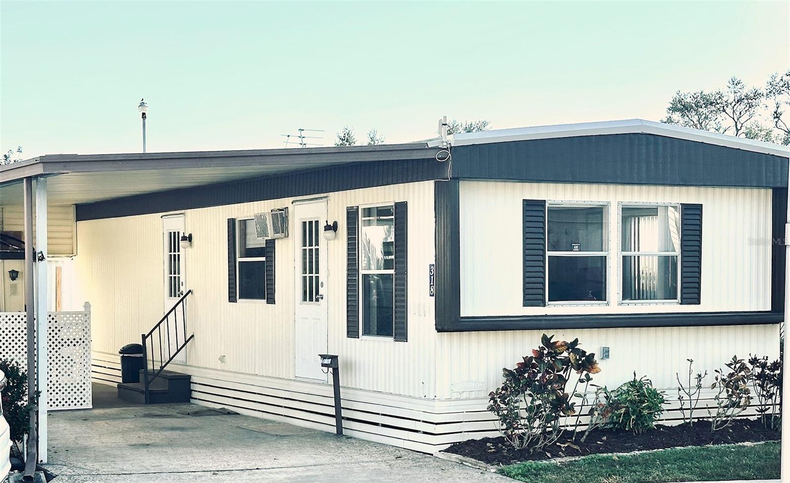 TB8450693 Property Photo