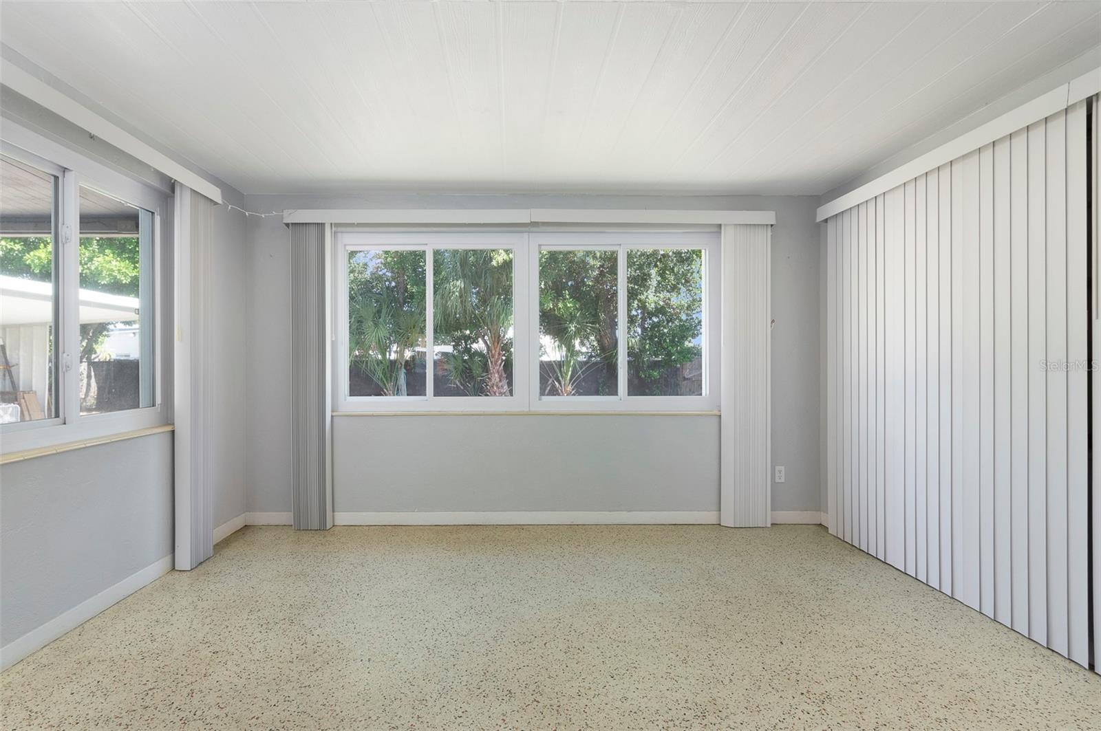 TB8450701 Property Photo