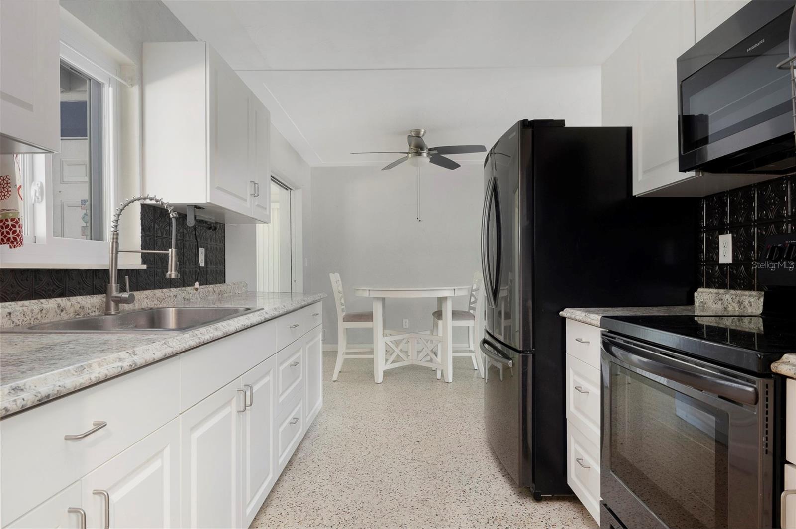 TB8450701 Property Photo