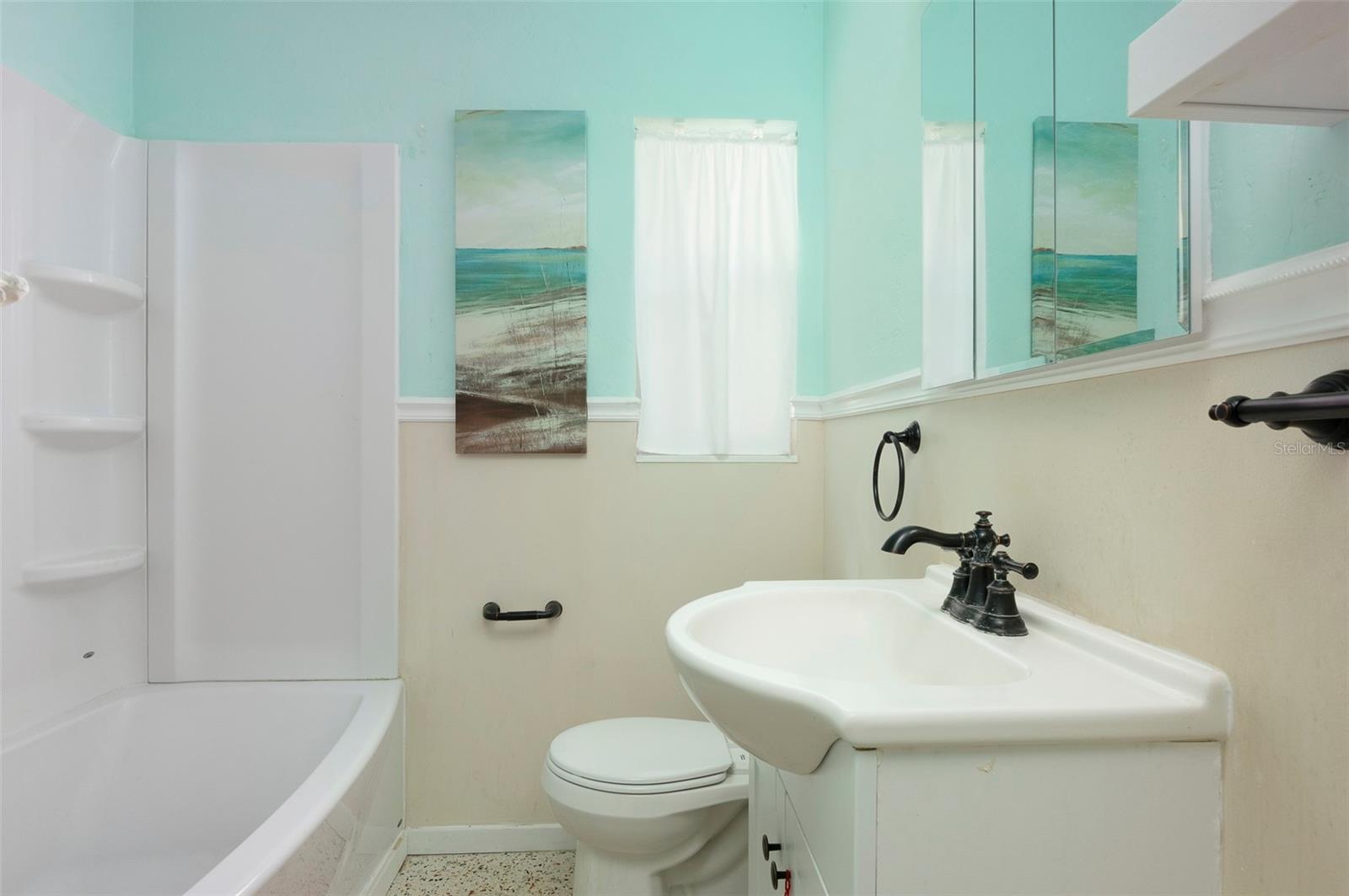 TB8450701 Property Photo