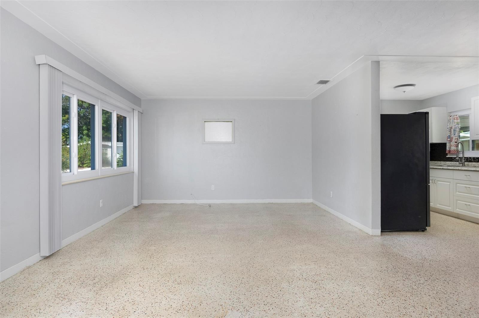 TB8450701 Property Photo