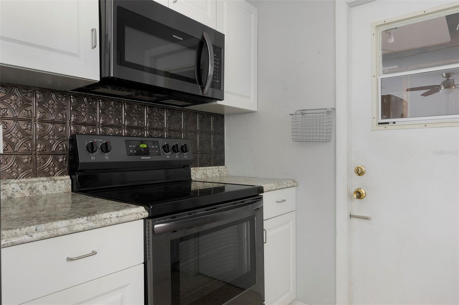 TB8450701 Property Photo