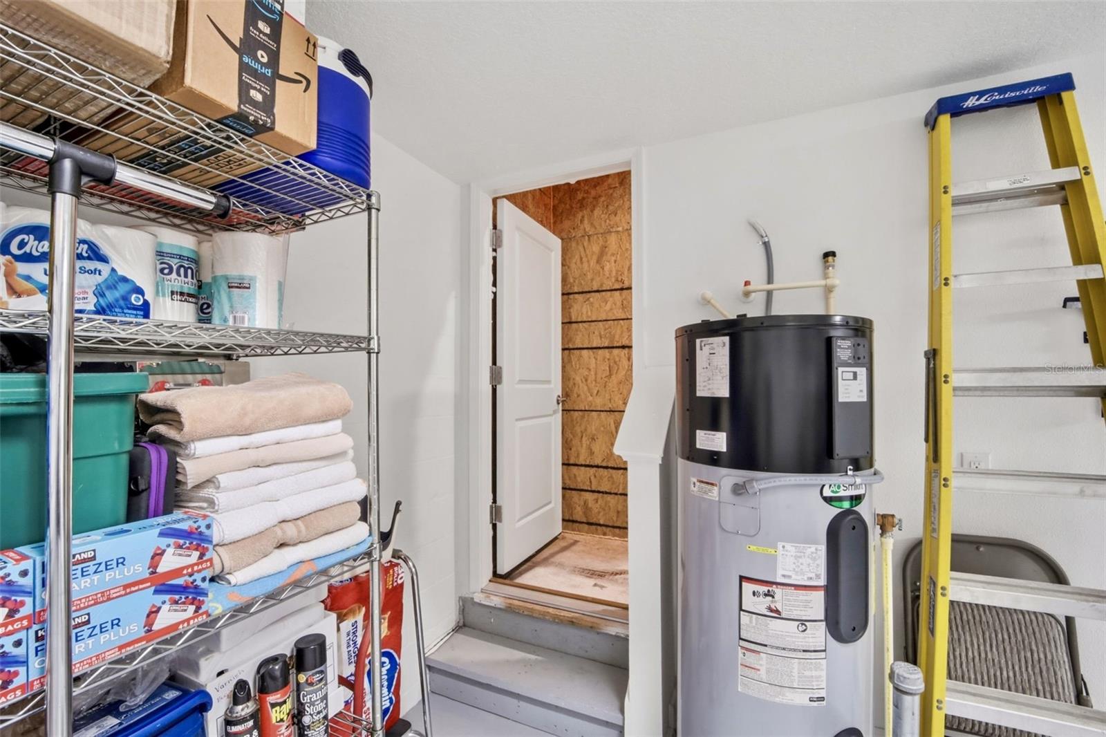 Extra storage in kitchenbuilt in butlers pantry