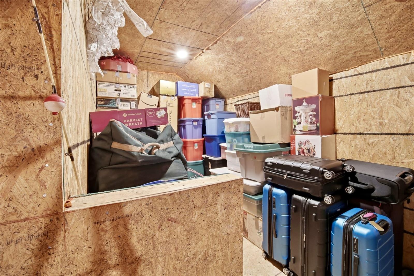Extra storage in kitchenbuilt in butlers pantry