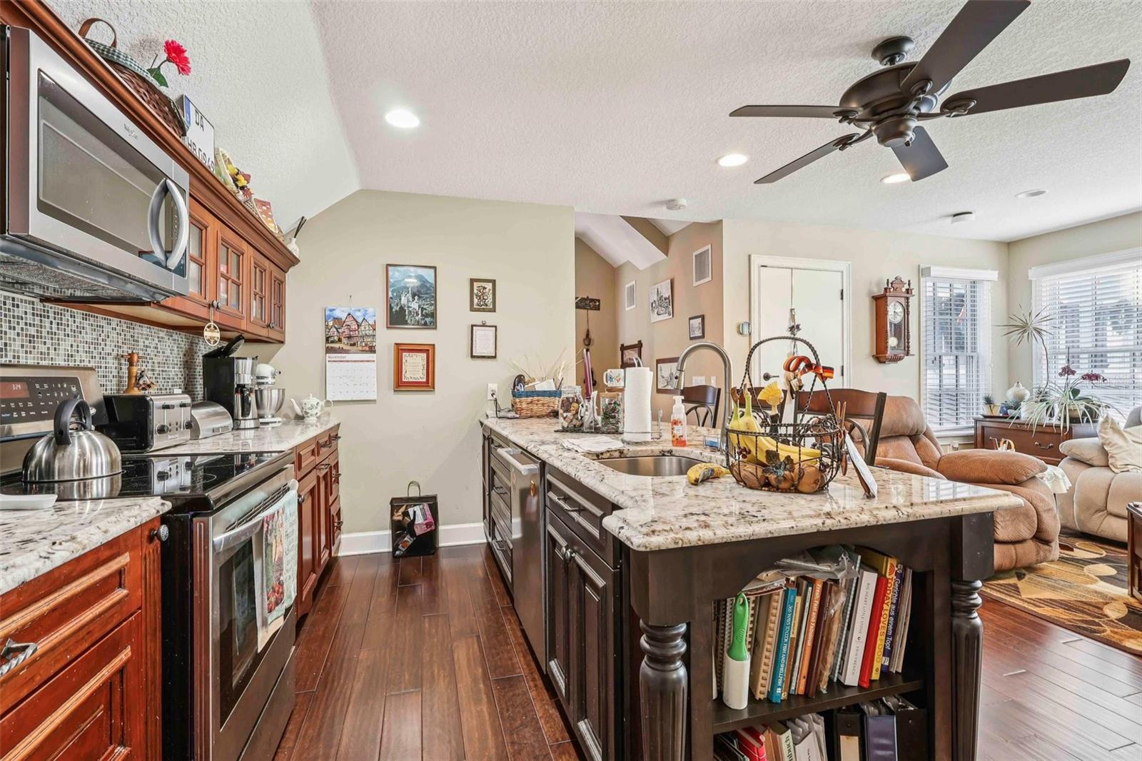 O6362727 Property Photo