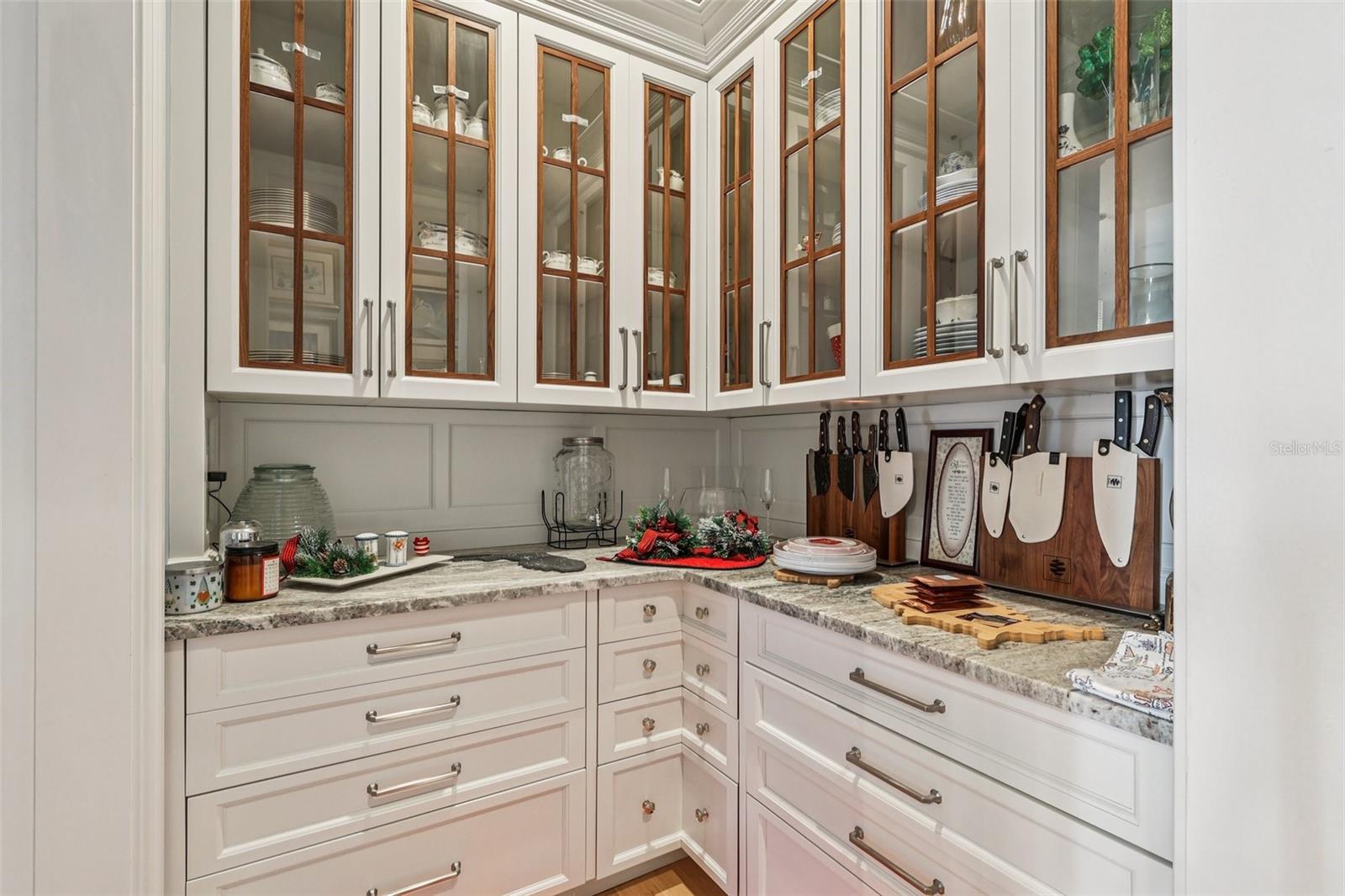 O6362727 Property Photo