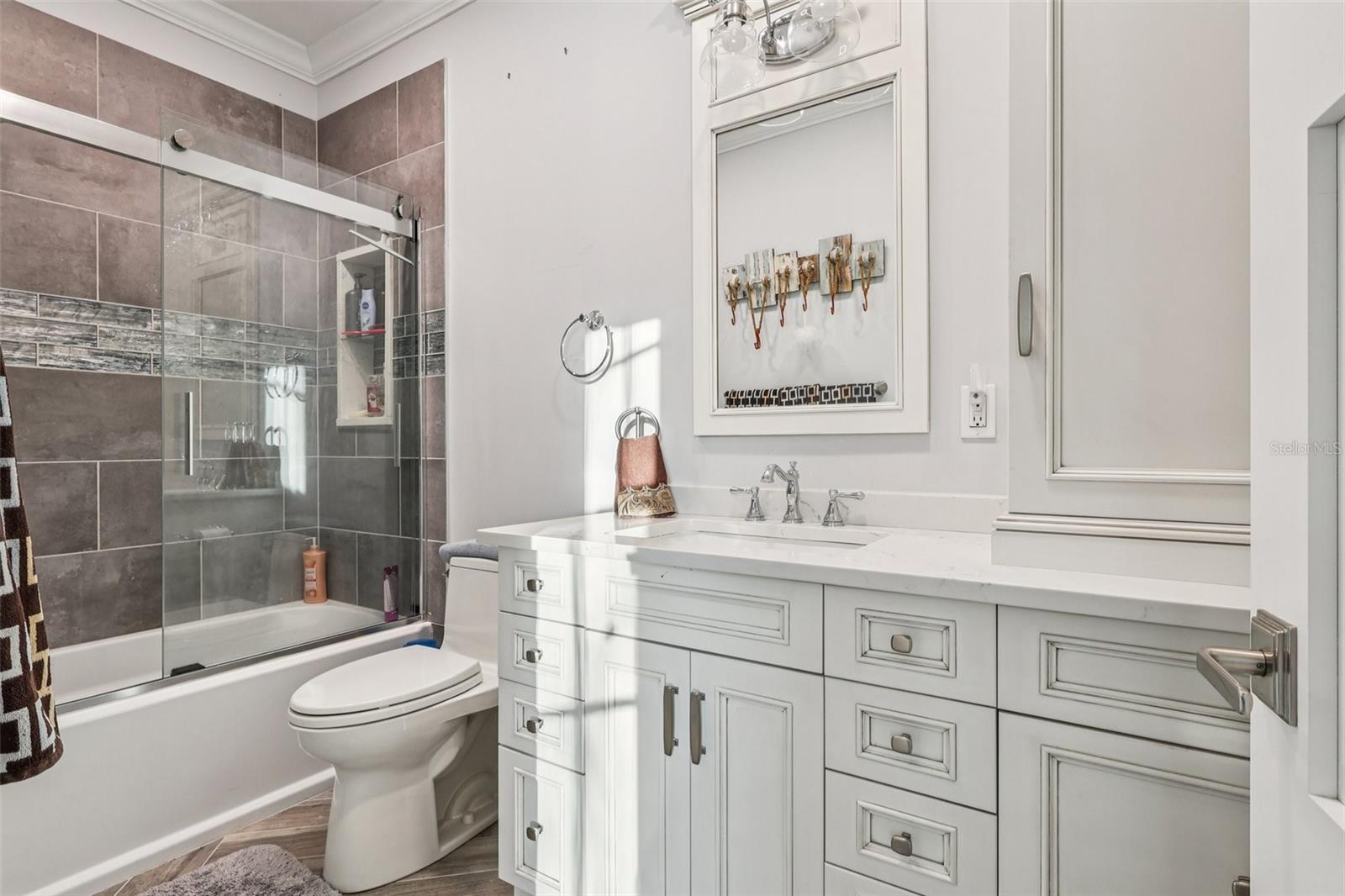 O6362727 Property Photo