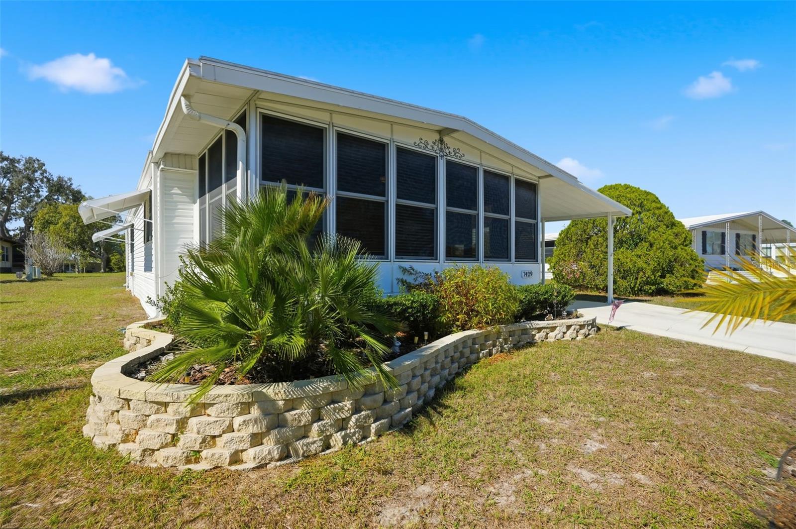 W7880985 Property Photo