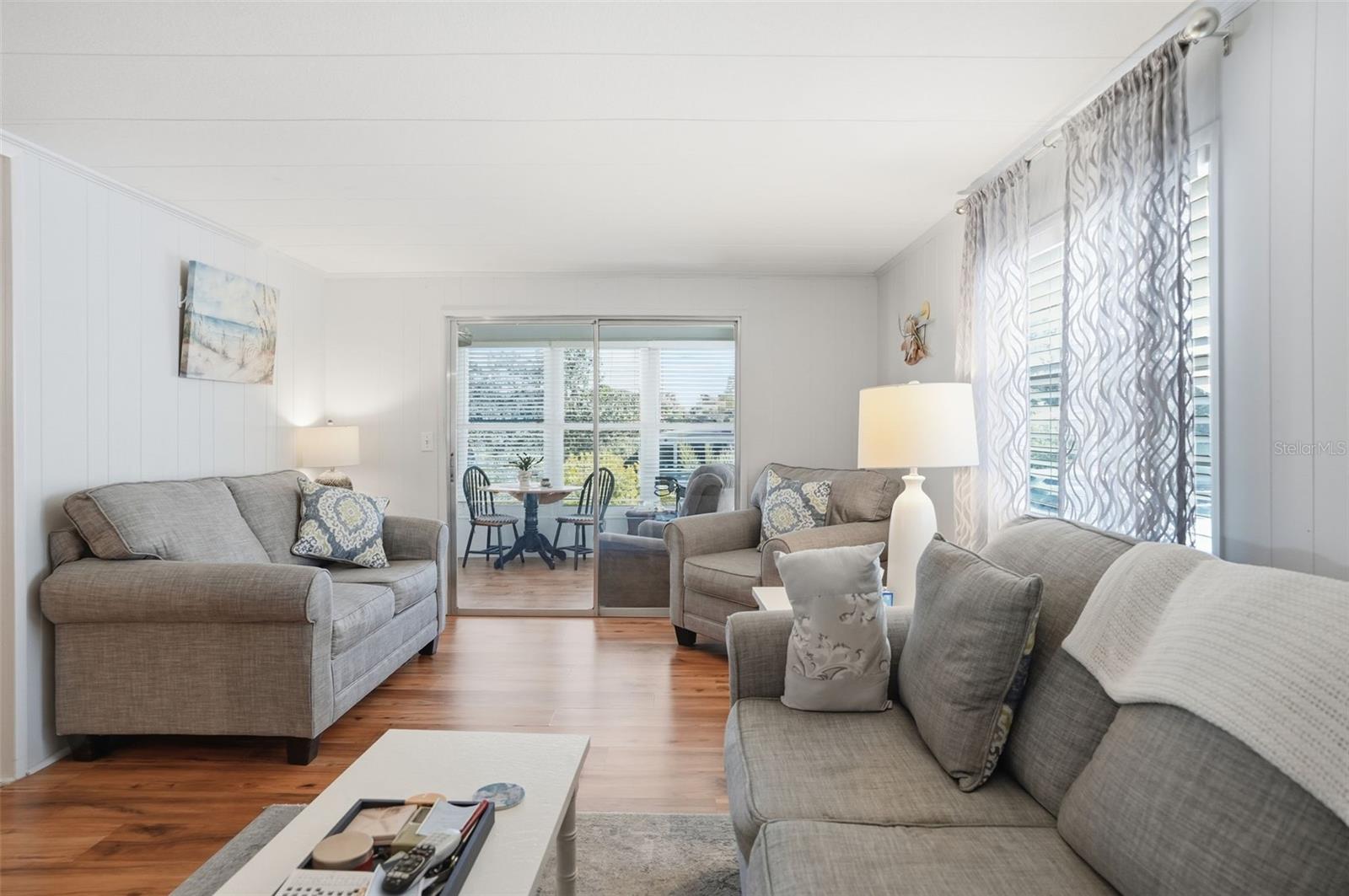 W7880985 Property Photo