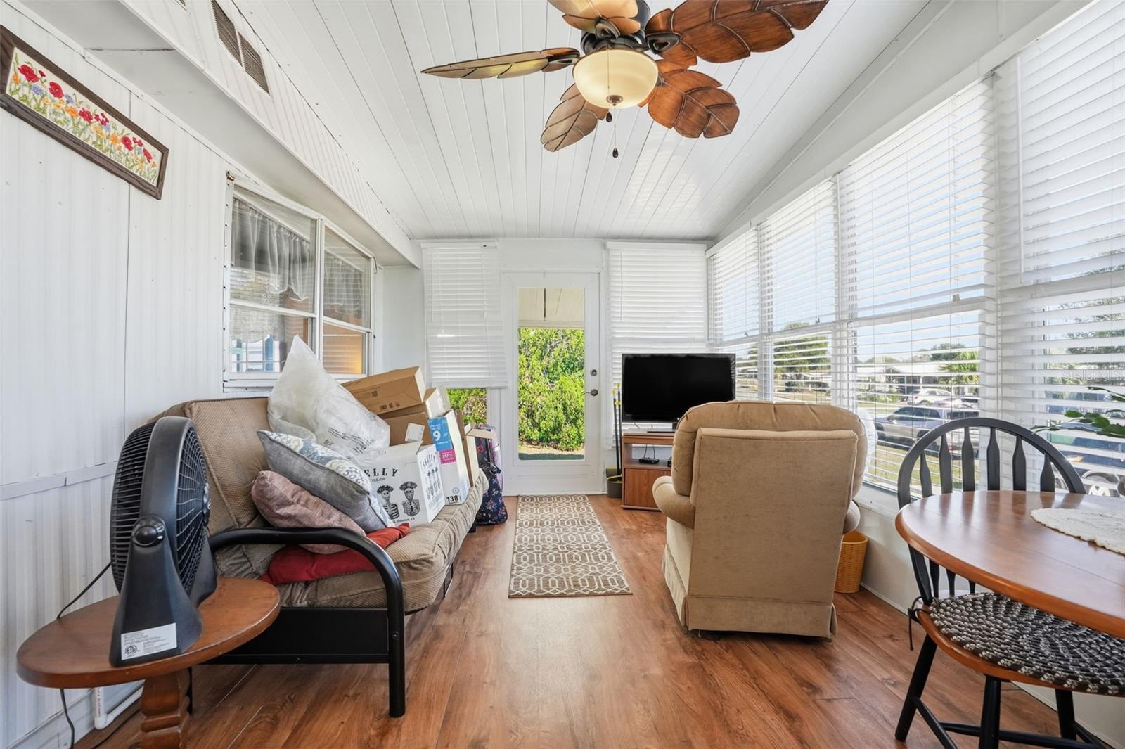 W7880985 Property Photo