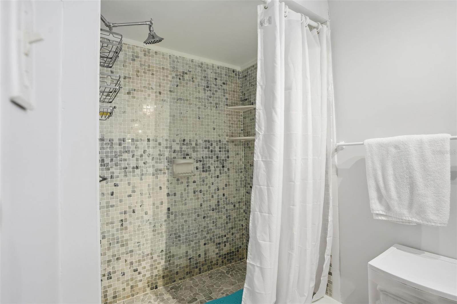 W7880985 Property Photo