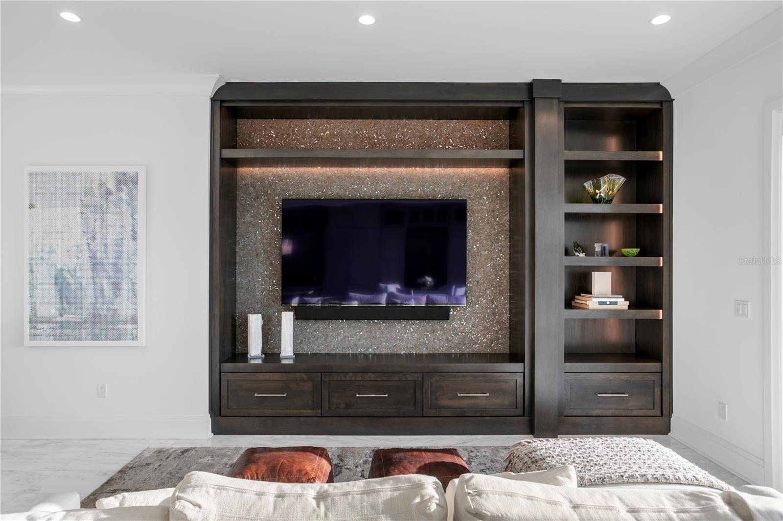 1037 ROYAL PASS RD, TAMPA, FL, 33602