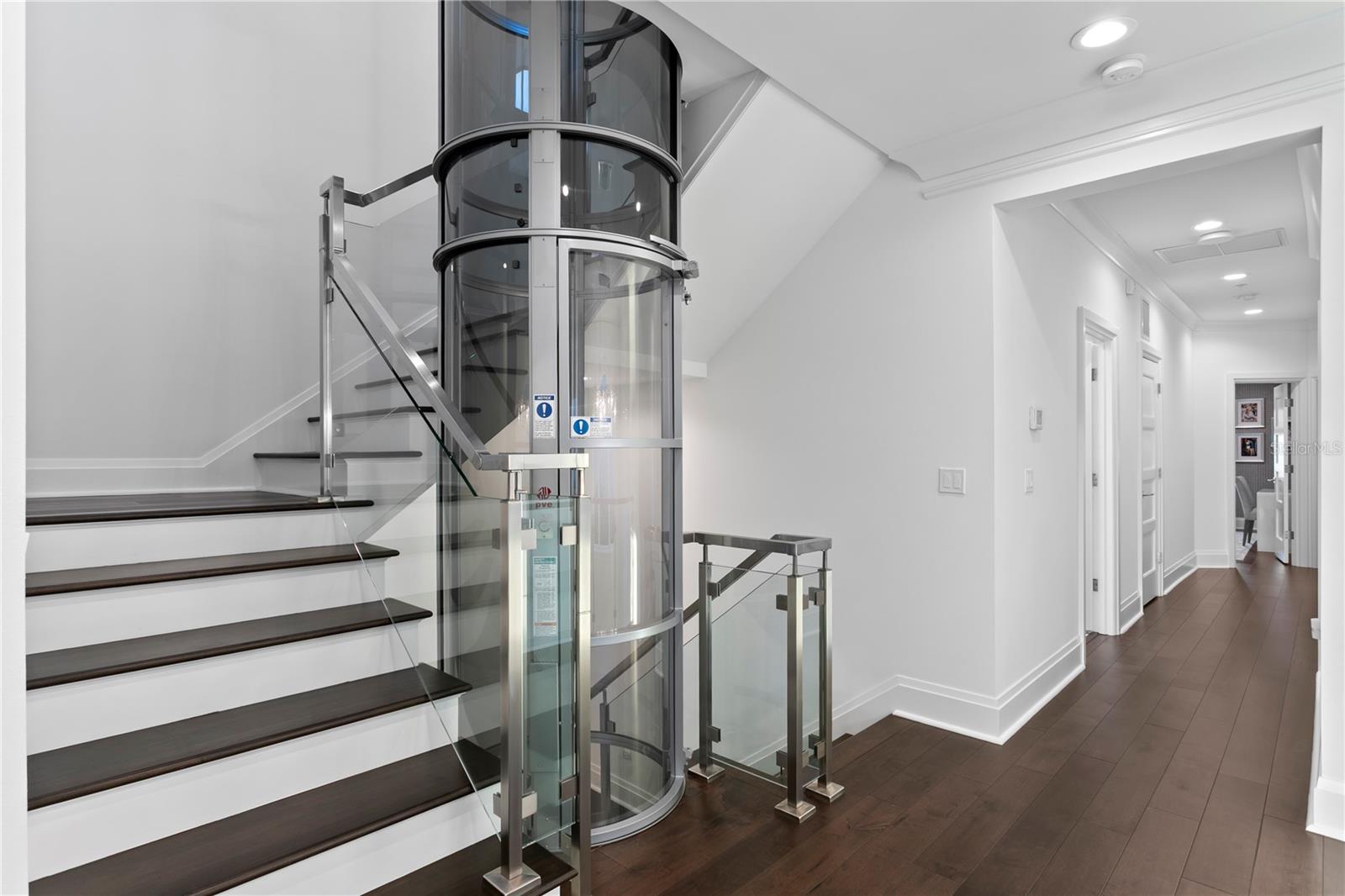 1037 ROYAL PASS RD, TAMPA, FL, 33602