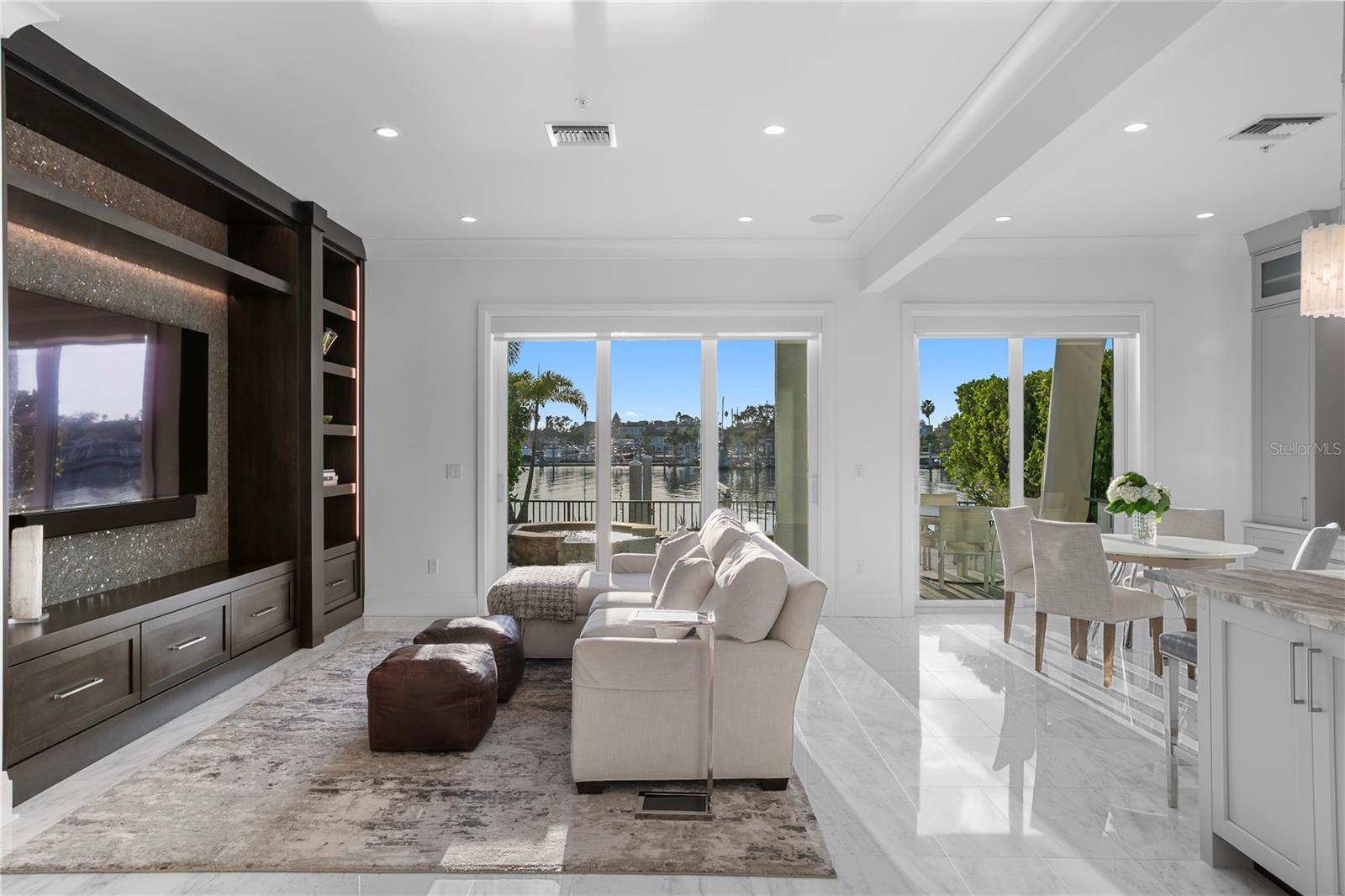 1037 ROYAL PASS RD, TAMPA, FL, 33602