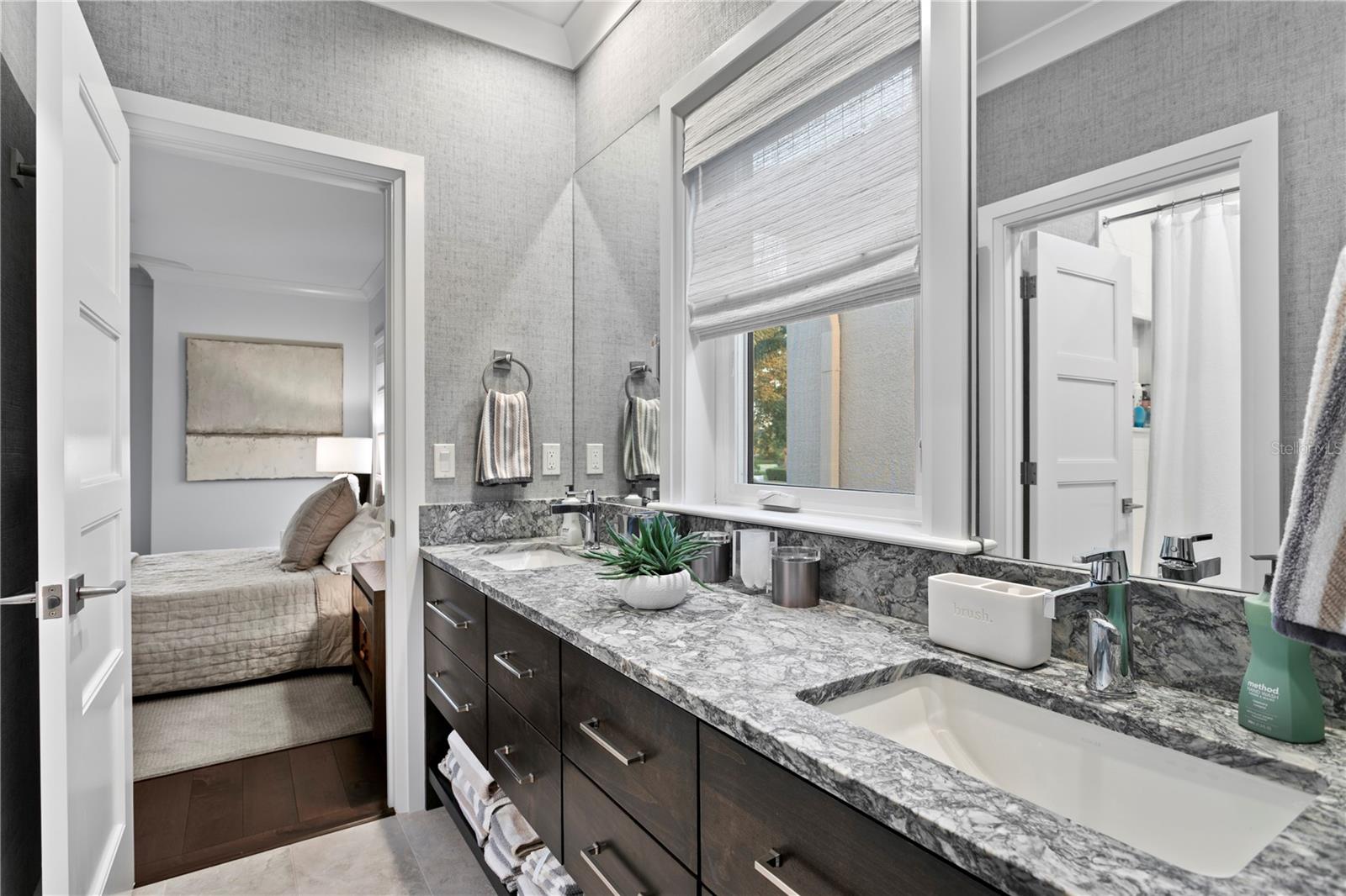 1037 ROYAL PASS RD, TAMPA, FL, 33602