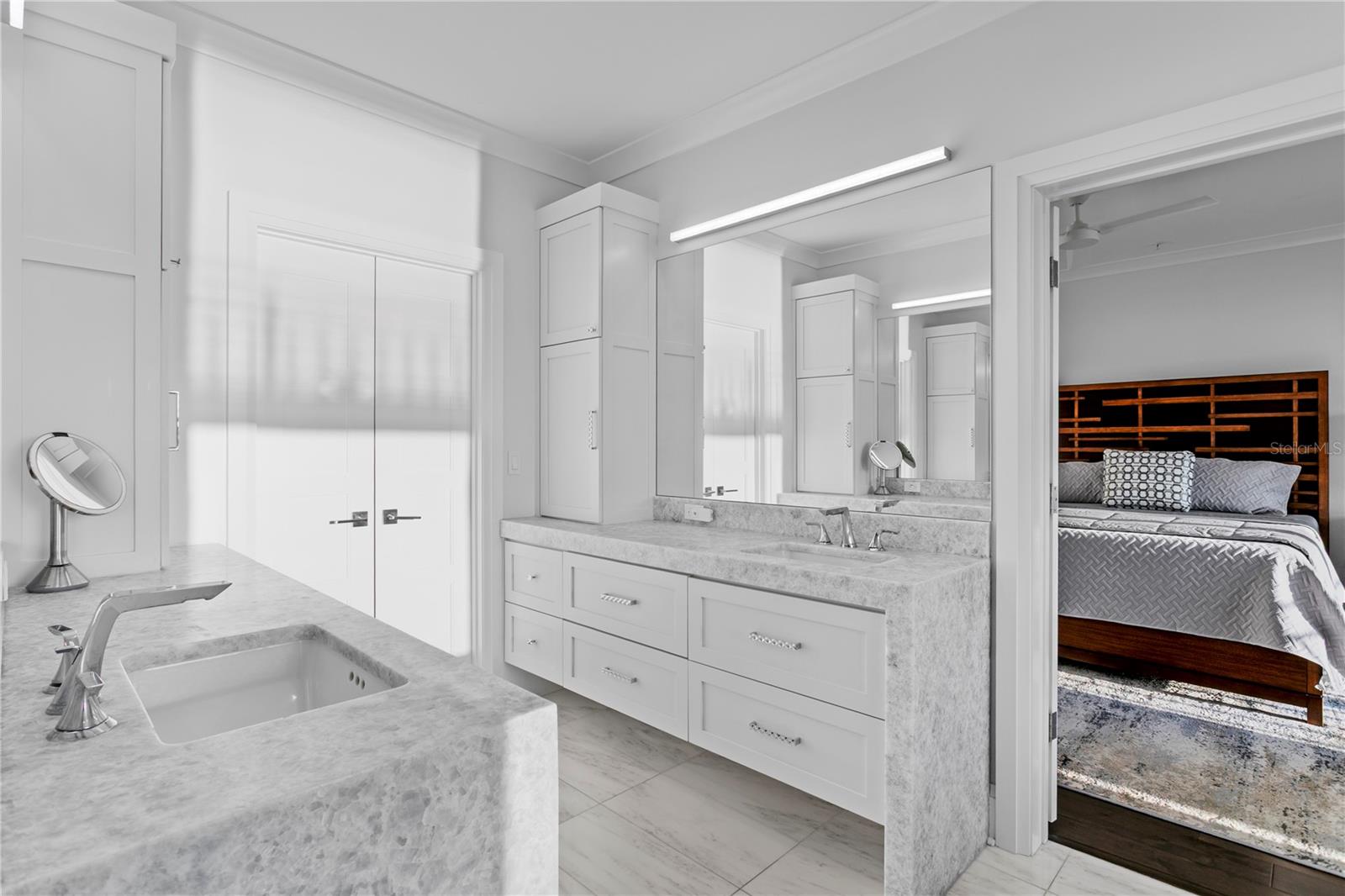 1037 ROYAL PASS RD, TAMPA, FL, 33602