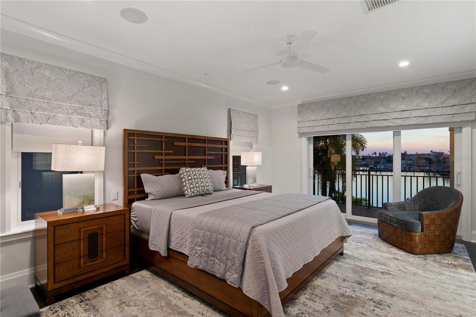 1037 ROYAL PASS RD, TAMPA, FL, 33602