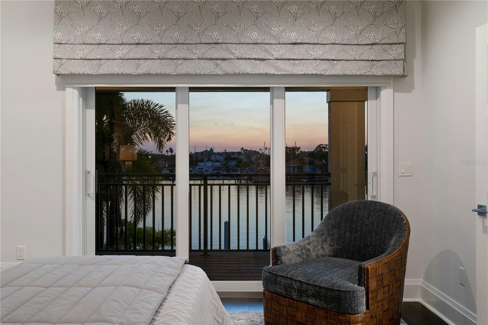 1037 ROYAL PASS RD, TAMPA, FL, 33602