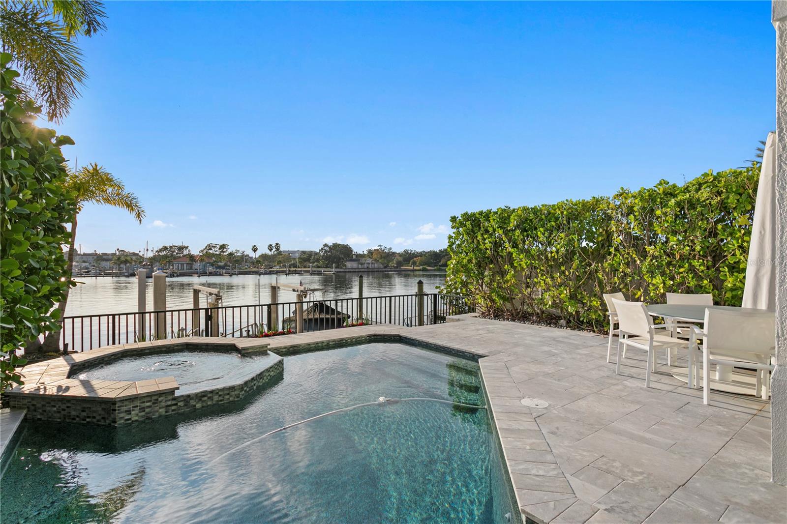 1037 ROYAL PASS RD, TAMPA, FL, 33602