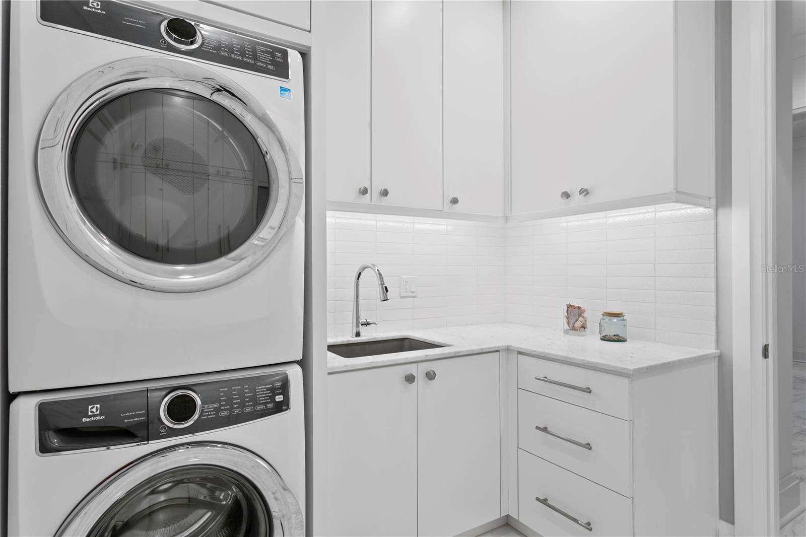 1037 ROYAL PASS RD, TAMPA, FL, 33602