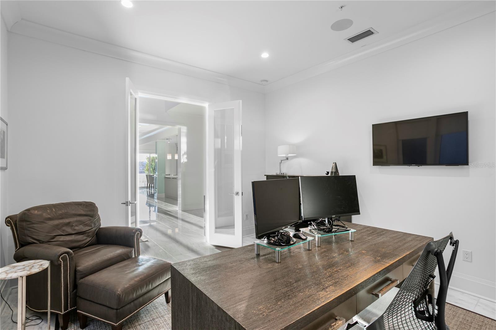 1037 ROYAL PASS RD, TAMPA, FL, 33602