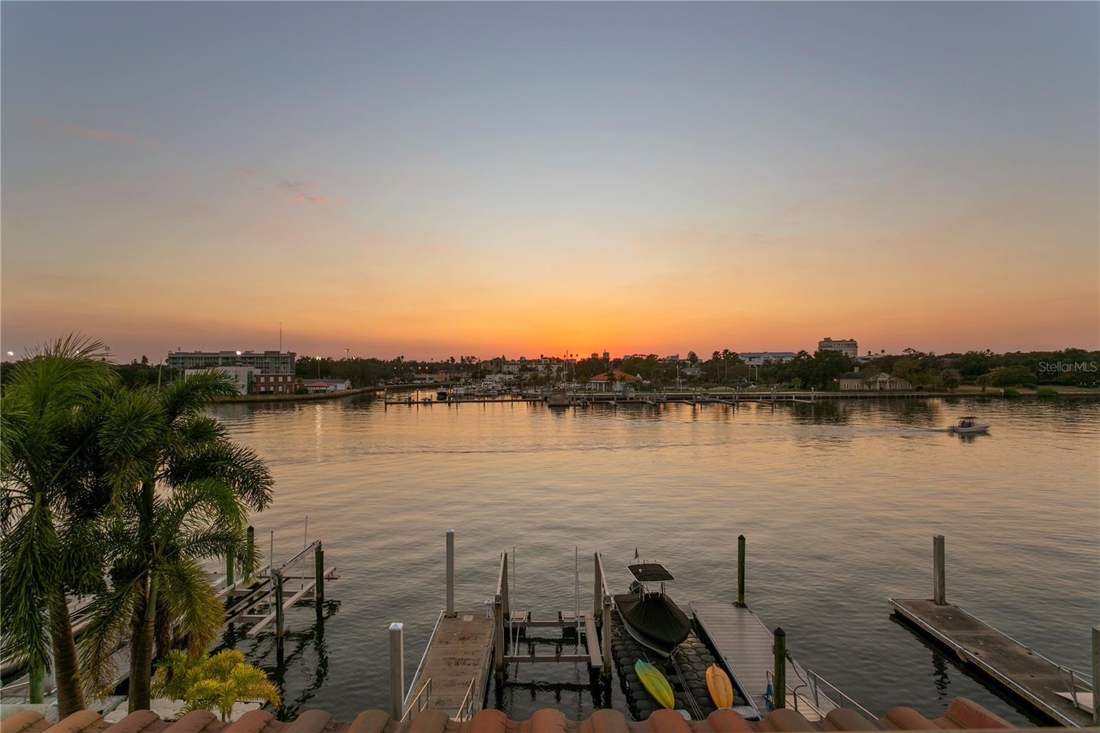 1037 ROYAL PASS RD, TAMPA, FL, 33602