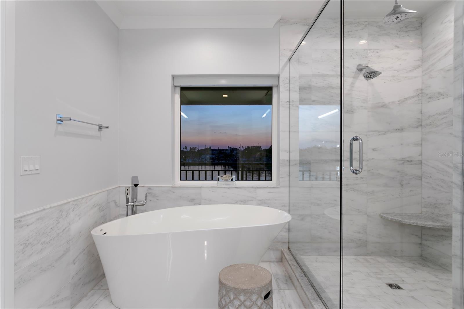 1037 ROYAL PASS RD, TAMPA, FL, 33602