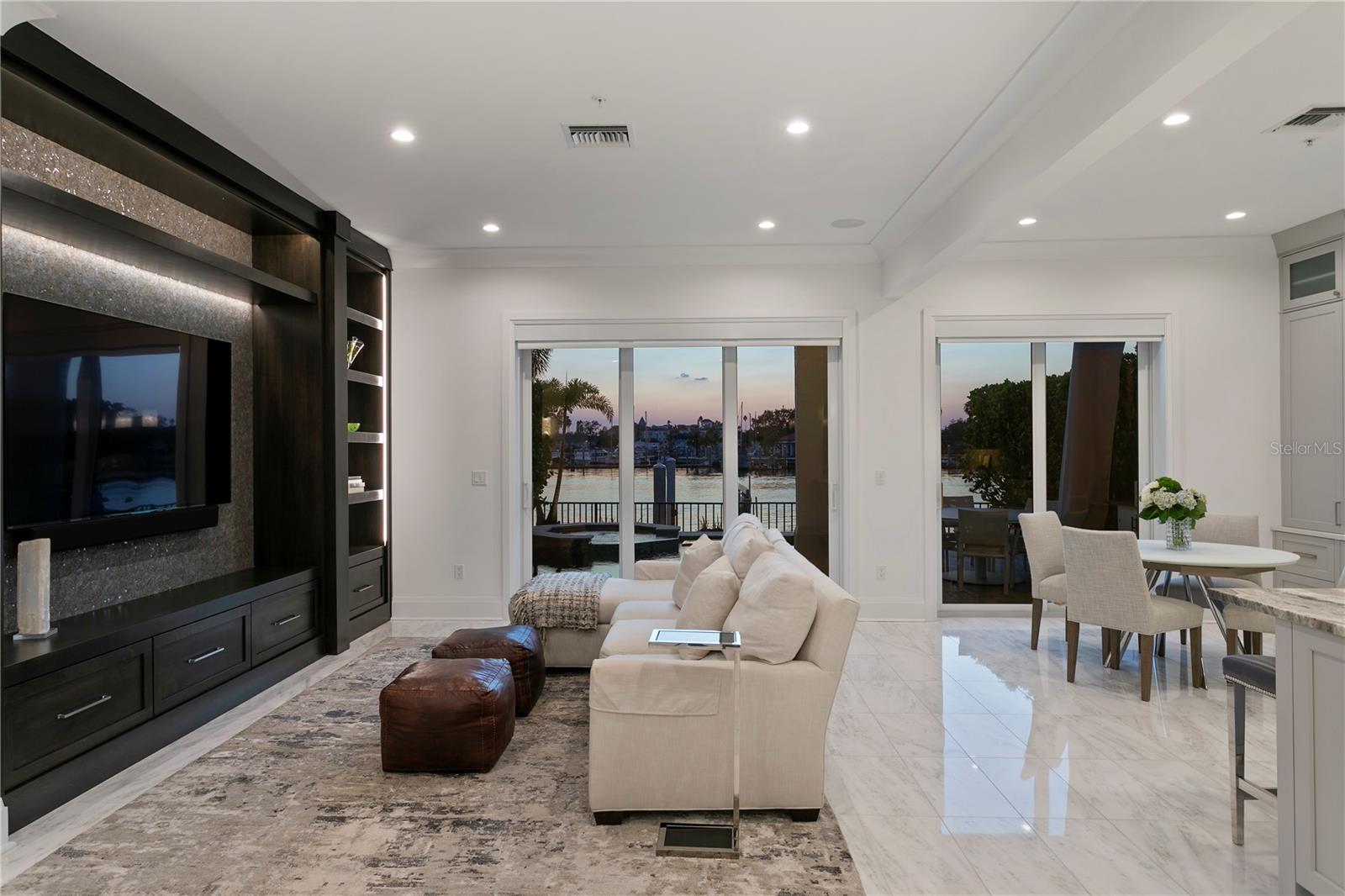 1037 ROYAL PASS RD, TAMPA, FL, 33602